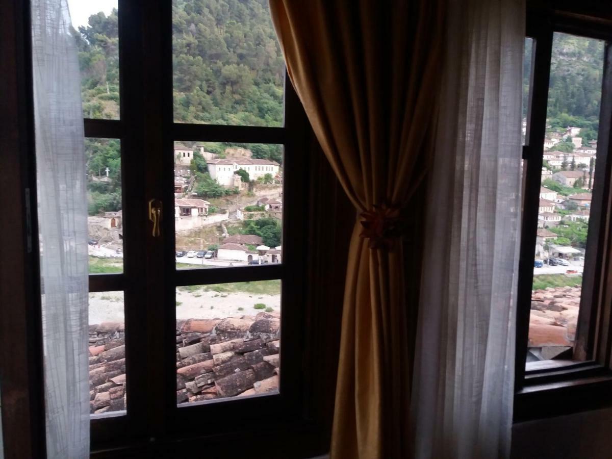 Guest House Mikel Berat Exterior foto