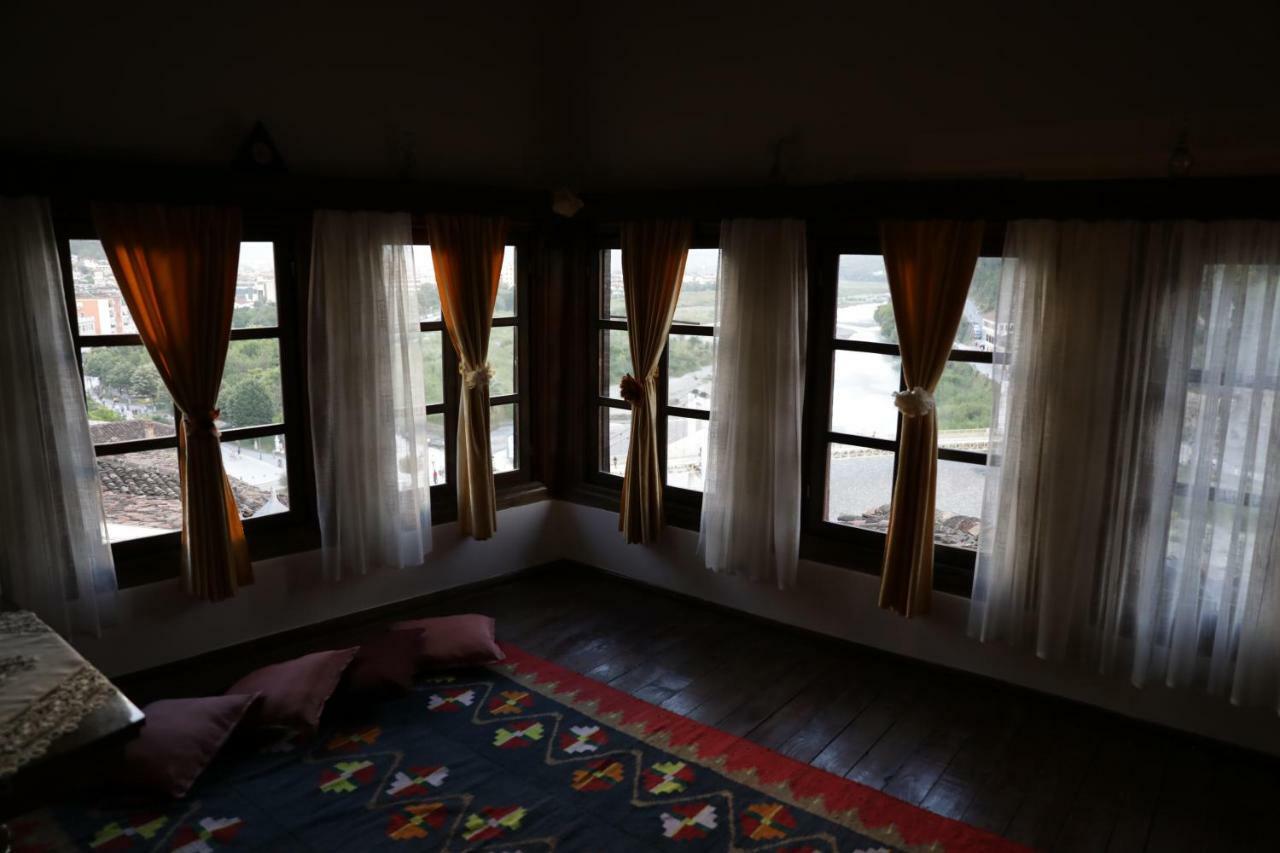 Guest House Mikel Berat Exterior foto