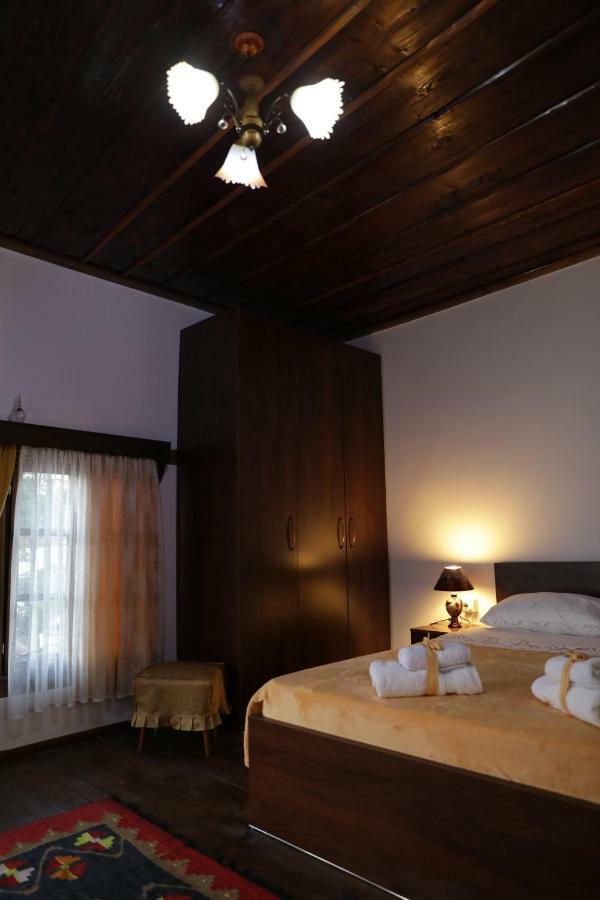 Guest House Mikel Berat Exterior foto